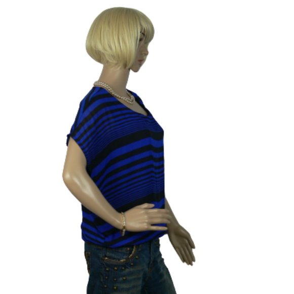 Large Ladies Blouse - Picture 2 of 6